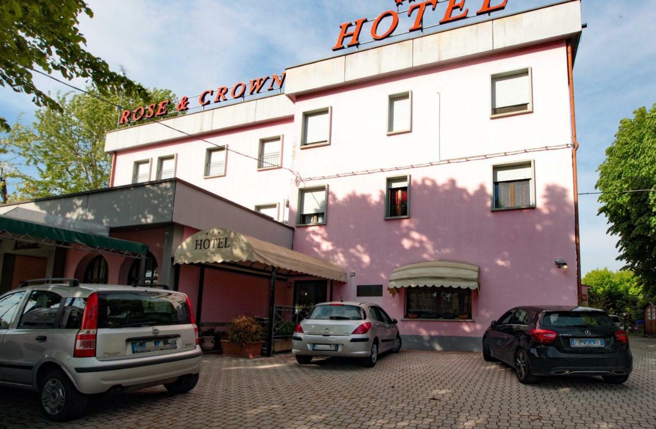 Hotel Rose&Crown コッレッジョ エクステリア 写真