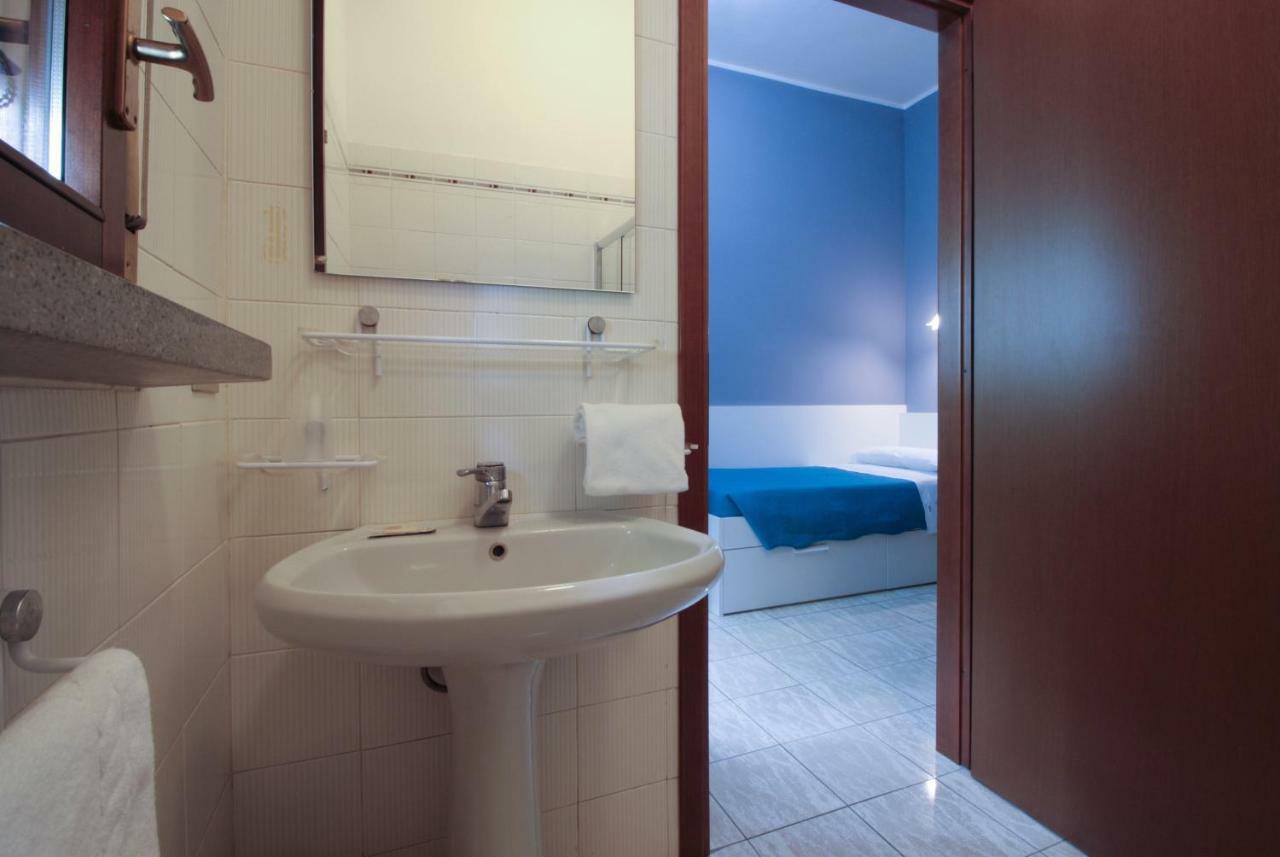 Hotel Rose&Crown コッレッジョ エクステリア 写真
