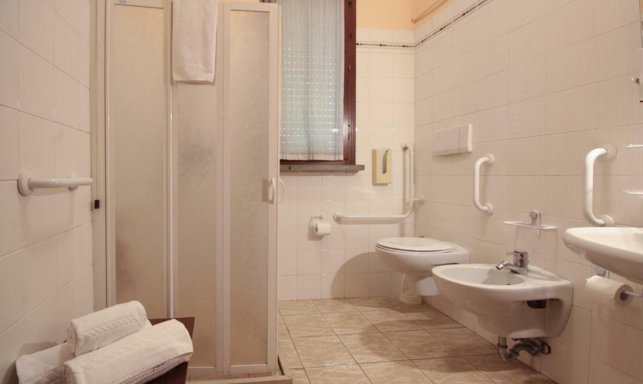 Hotel Rose&Crown コッレッジョ エクステリア 写真